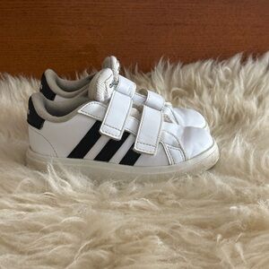 Adidas Kids Grand Court 2.0 White and Black Velcro Sneakers Unisex